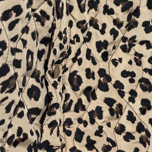 Croft and barrow animal print puff vest with gold detail and pockets 3xl - Picture 2 of 6